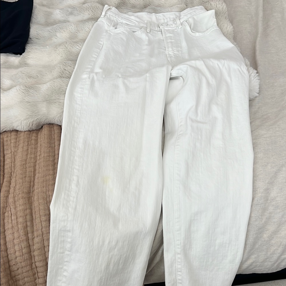 MOTHER Women's White Jeans- High waisted tunnel vision ankle